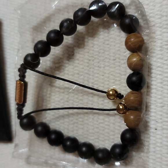 TruWood Men's Onyx and Rosewood Beaded Adjustable Bracelet - Picture 4 of 5